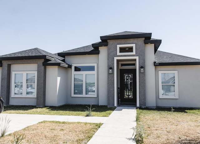 Property at 202 Bayo Dr, Eagle Pass, TX 78852, 3 beds, 2 baths