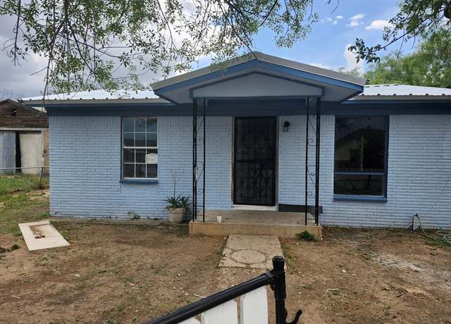 Property at 2978 Rodriguez St, Eagle Pass, TX 78852, 3 beds, 2 baths