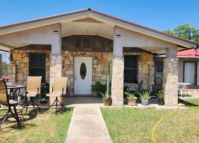 Property at 1634 Avenida Encuentro, Eagle Pass, TX 78852, 4 beds, 1 bath
