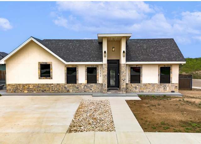 Property at 2333 Rio Sabinas Dr, Eagle Pass, TX 78852, 3 beds, 2.5 baths