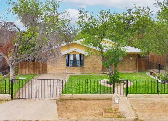 Property at 1615 Buckley Ave, Eagle Pass, TX 78852, 3 beds, 2.5 baths
