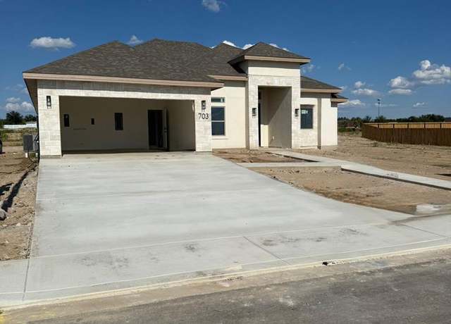 Property at 703 Encinal Dr, Eagle Pass, TX 78552, 4 beds, 2.5 baths