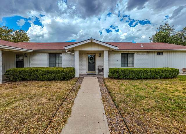 Property at 1185 El Venado Dr, Eagle Pass, TX 78852, 3 beds, 2.5 baths