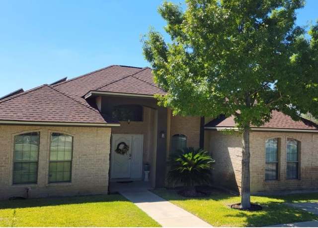 Property at 831 Guadalajara Dr, Eagle Pass, TX 78852, 3 beds, 2 baths