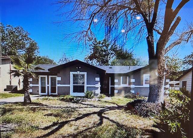 Property at 1607 Ave P, Del Rio, TX 78840, 4 beds, 2 baths