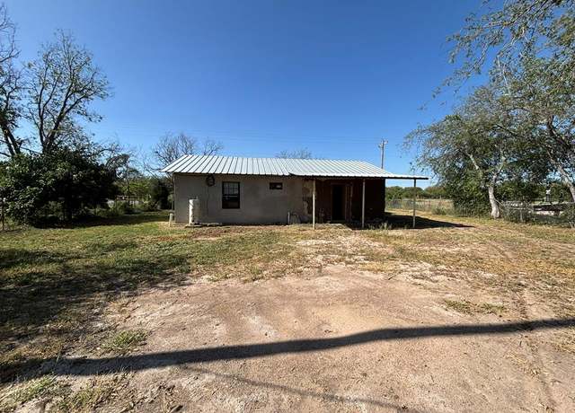 Property at 20234 North Us Hwy 277, Quemado, TX 78877, 2 beds, 1.5 baths