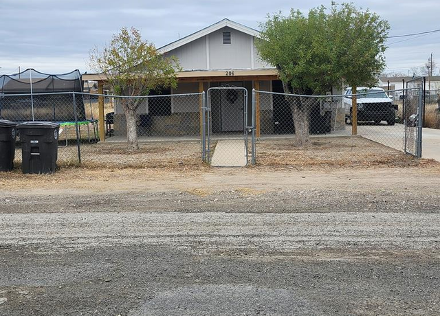 Property at 206 Mesquite St, Eagle Pass, TX 78852, 2 beds, 1 bath