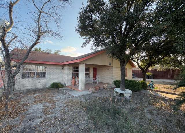 Property at 1990 Cox St, Eagle Pass, TX 78552, 3 beds, 2.5 baths