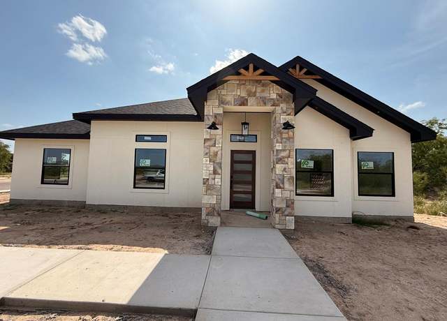 Property at 129 Grullo Dr, Eagle Pass, TX 78852, 3 beds, 2 baths