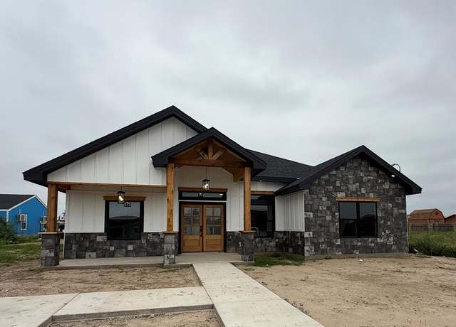 Property at 1007 Wild Wood Dr, Eagle Pass, TX 78852, 3 beds, 2 baths