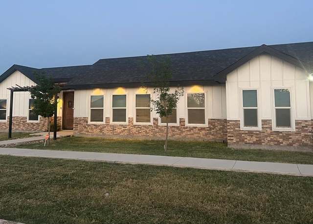 Property at 273 Garcia St, Eagle Pass, TX 78852, 3 beds, 3 baths