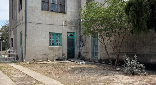 Photo of 420 Commercial St, Eagle Pass, TX 78852