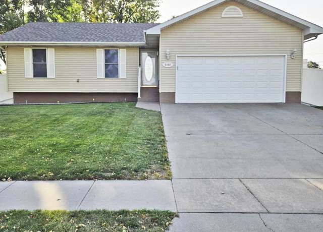 Property at 2462 E 13th Ave, Columbus, NE 68601, 5 beds, 3 baths