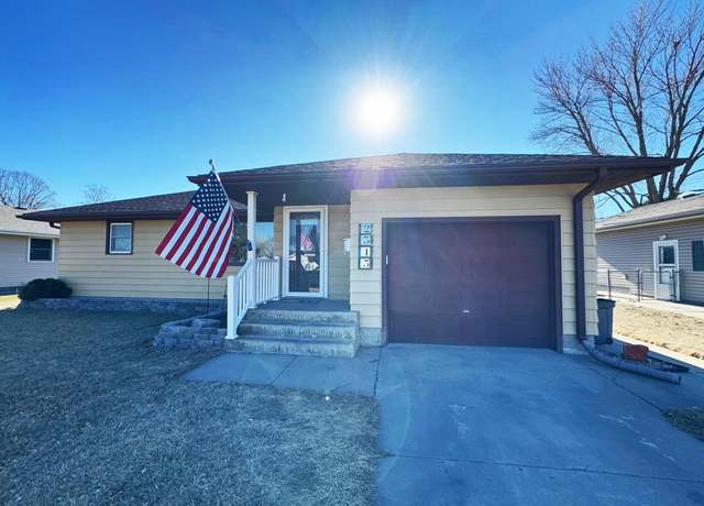 Property at 2315 29th St, Columbus, NE 68601, 3 beds, 1 bath