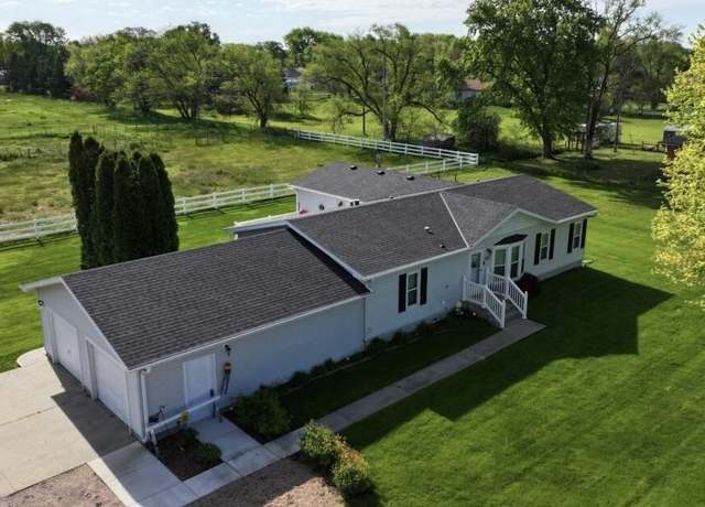 Property at 3471 E 14th Ave, Columbus, NE 68601, 3 beds, 2 baths