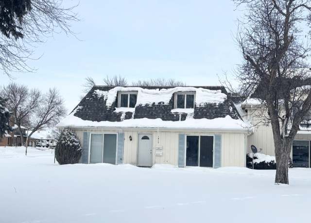 Property at 1912 32nd St, Columbus, NE 68601, 3 beds, 2 baths