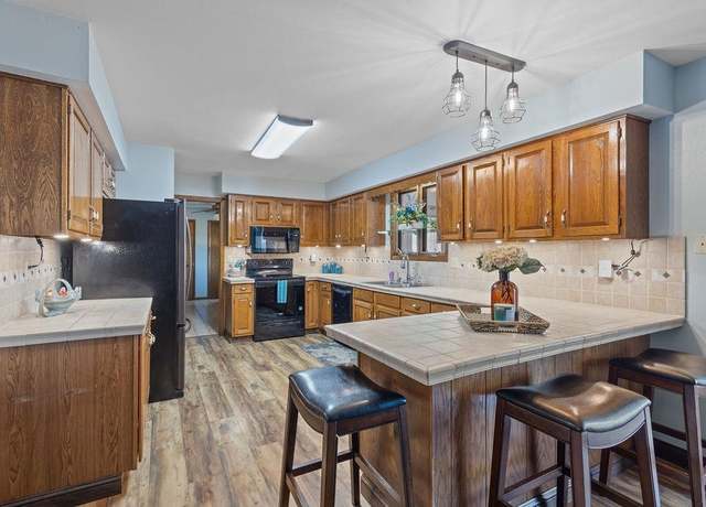 Property at 4502 60th St, Columbus, NE 68601, 4 beds, 3 baths