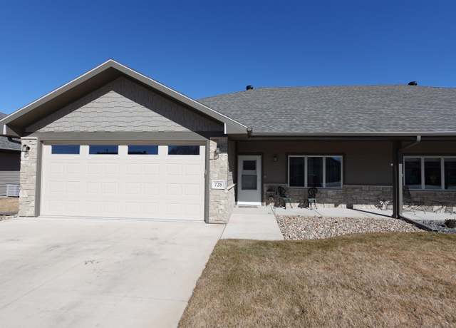 Property at 728 3rd St, Columbus, NE 68601, 3 beds, 2 baths