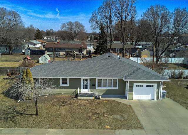 Property at 603 S 15th St, Norfolk, NE 68701, 4 beds, 2 baths