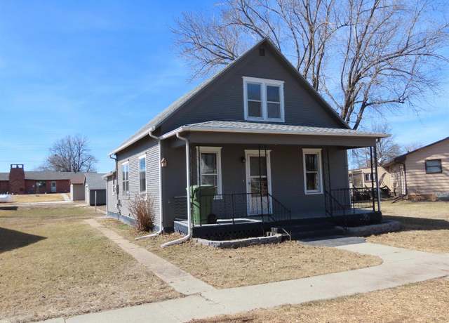 Property at 327 N Ash St, Dodge, NE 68633, 4 beds, 1 bath