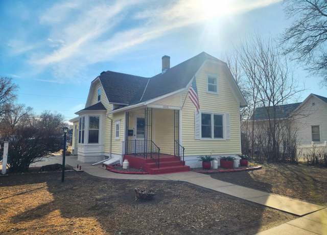 Property at 1915 11th St, Columbus, NE 68601, 4 beds, 2 baths