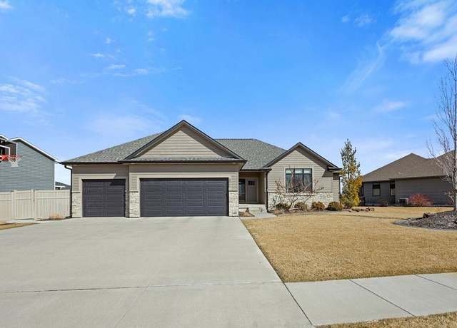 Property at 3977 54th Ave, Columbus, NE 68601, 5 beds, 3 baths