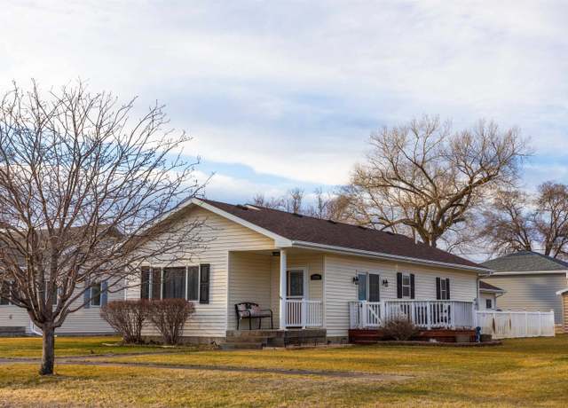 Property at 1714 3rd St, Columbus, NE 68601, 3 beds, 2 baths