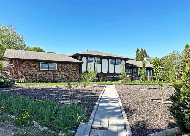 Property at 3901 83rd St, Columbus, NE 68601, 3 beds, 3 baths