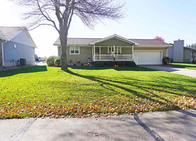 Property at 16 Clear Lk, Columbus, NE 68601, 3 beds, 2 baths