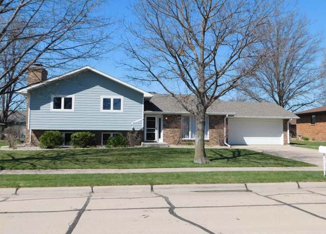 Property at 3172 37th Ave, Columbus, NE 68601, 4 beds, 2 baths