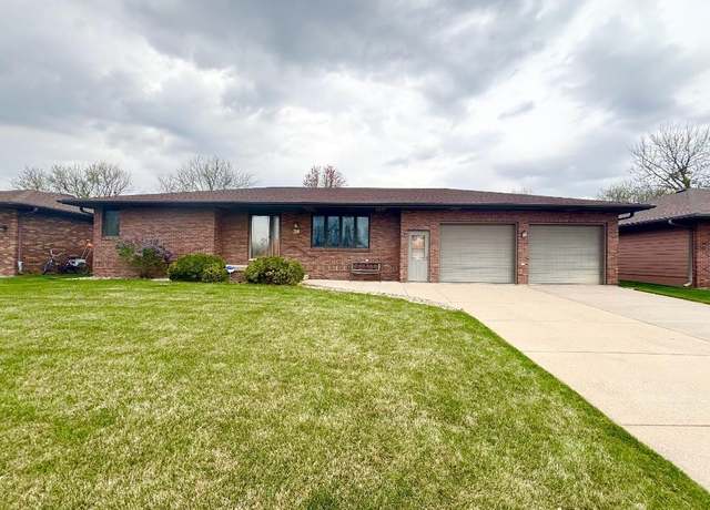 Property at 314 E 22nd St, Schuyler, NE 68661, 3 beds, 3 baths