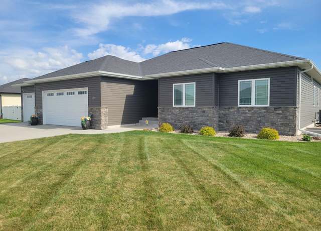 Property at 4919 18th St, Columbus, NE 68601, 5 beds, 3 baths