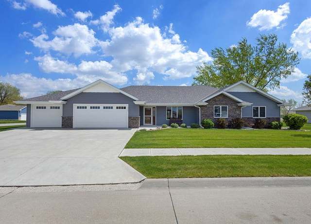 Property at 3587 29th Ave, Columbus, NE 68601, 3 beds, 3 baths