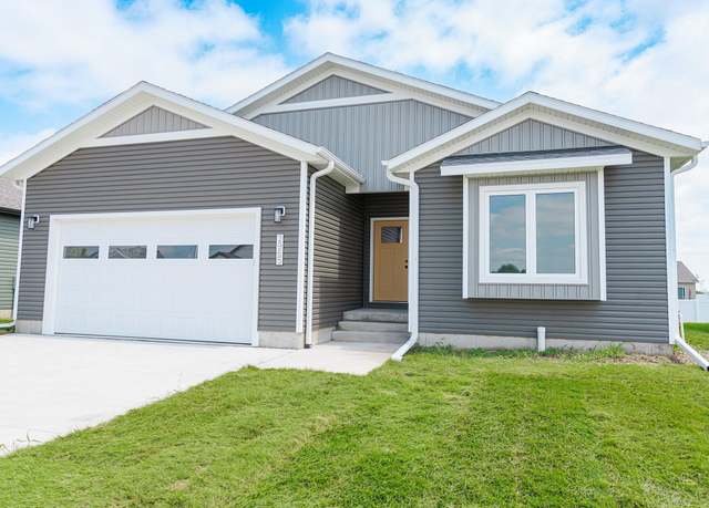 Property at 2965 E 17th Ave, Columbus, NE 68601, 3 beds, 2 baths