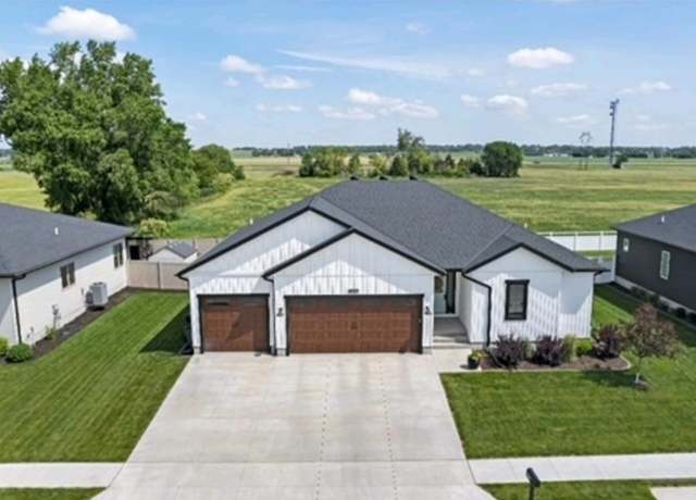 Property at 5406 42nd St, Columbus, NE 68601, 5 beds, 3 baths