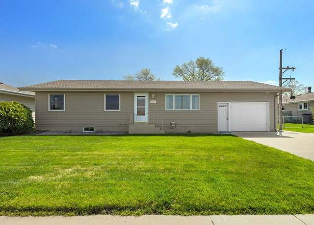 Property at 3961 33rd Ave, Columbus, NE 68601, 3 beds, 2 baths
