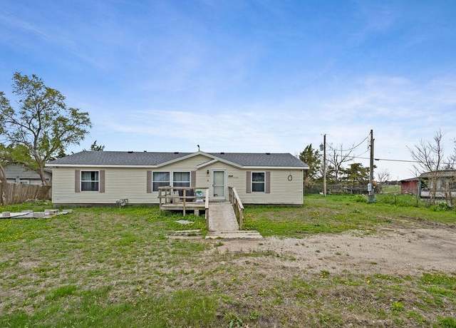 Property at 3175 E 25th St, Columbus, NE 68601, 3 beds, 2 baths