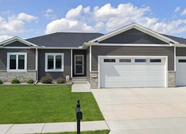 Property at 5546 42nd St, Columbus, NE 68601, 5 beds, 3 baths