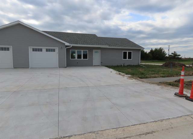 Property at 1781 Northland Dr, David City, NE 68632, 3 beds, 2 baths