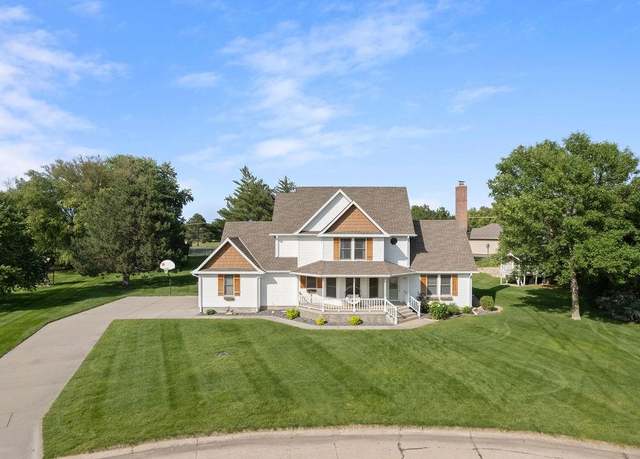 Property at 6469 Country Club Dr, Columbus, NE 68601, 5 beds, 4 baths