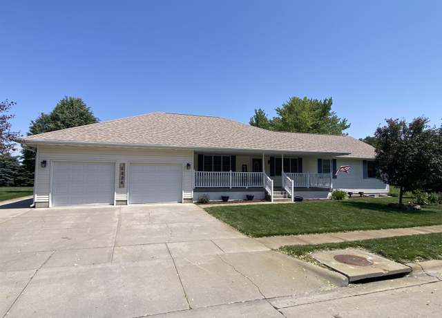 Property at 1224 E 28th St, Columbus, NE 68601, 6 beds, 3 baths