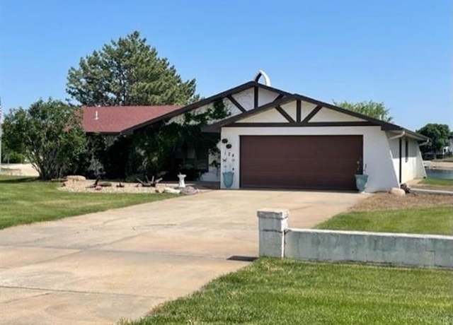 Property at 124 SE Calle Colombo St, Columbus, NE 68601, 3 beds, 2 baths