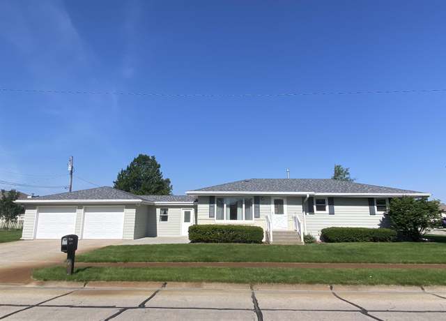Property at 3570 36th Ave, Columbus, NE 68601, 3 beds, 2 baths