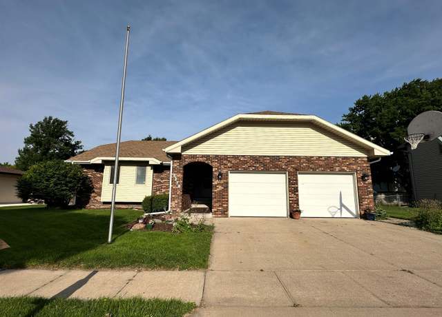 Property at 3278 34th Ave, Columbus, NE 68601, 3 beds, 3 baths