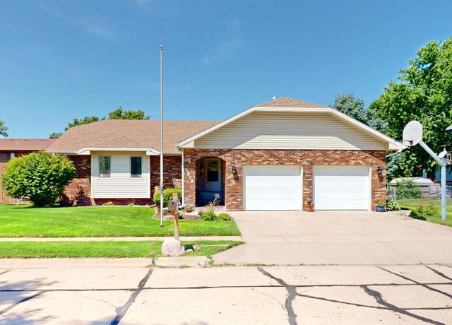 Property at 3278 34th Ave, Columbus, NE 68601, 3 beds, 3 baths