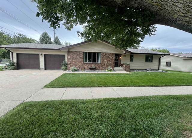 Property at 1480 N 9th St, David City, NE 68632, 3 beds, 3 baths