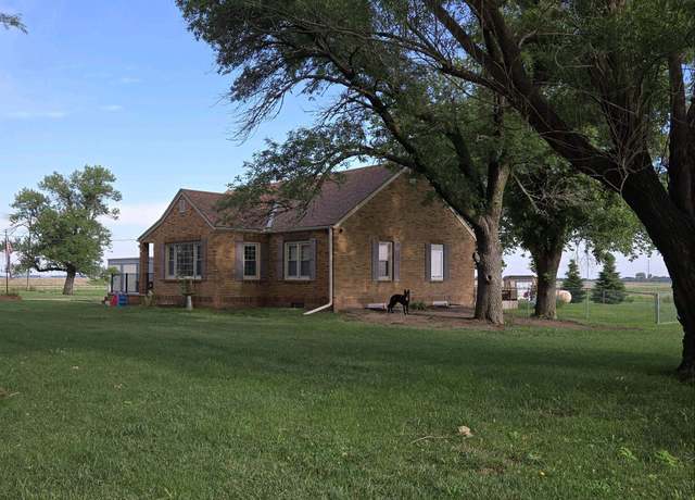 Property at 670 36th Rd, David City, NE 68632, 5 beds, 2 baths