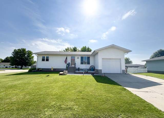 Property at 3185 Northgate Ave, Columbus, NE 68601, 4 beds, 2 baths
