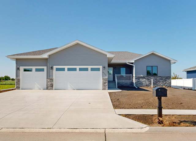 Property at 4534 33rd St, Columbus, NE 68601, 3 beds, 2 baths