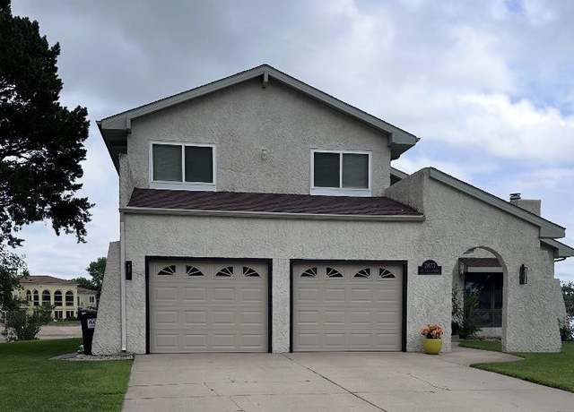 Property at 2073 NW Calle Colombo St, Columbus, NE 68601, 4 beds, 3 baths